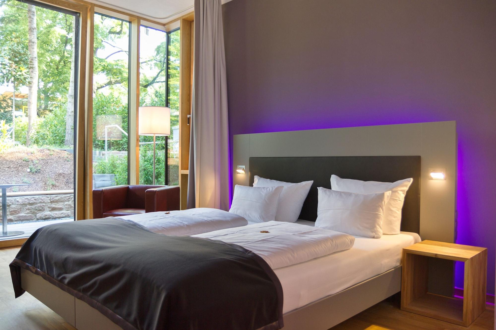 Qube Hotel Bergheim Хайделберг Екстериор снимка